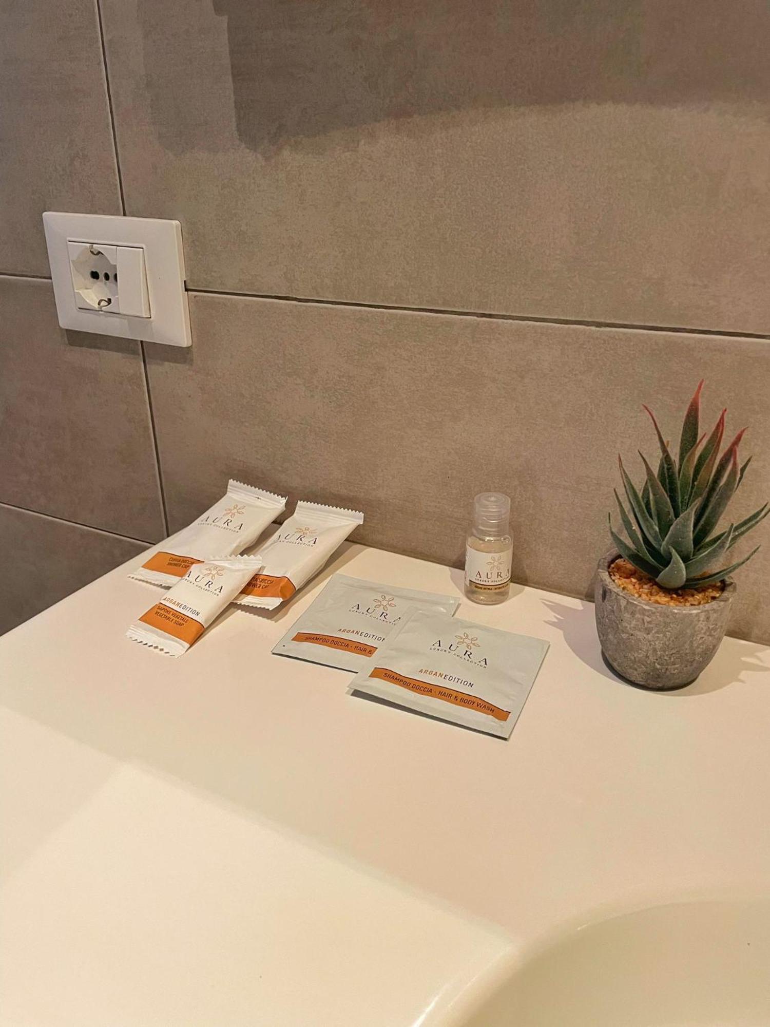 Alla Scaletta - Stanze Con Bagno Privato E Wifi A Pochi Passi Dal Duomo Mirandola Εξωτερικό φωτογραφία