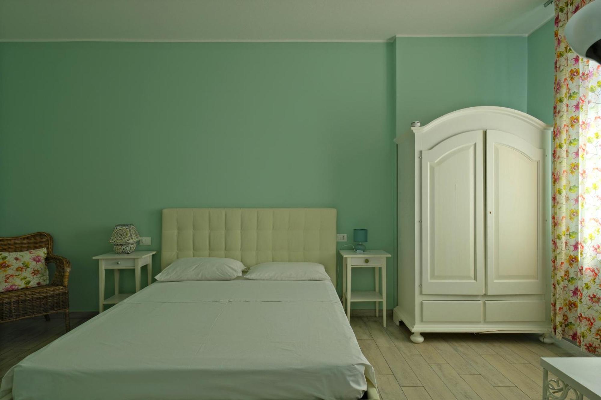 Alla Scaletta - Stanze Con Bagno Privato E Wifi A Pochi Passi Dal Duomo Mirandola Εξωτερικό φωτογραφία