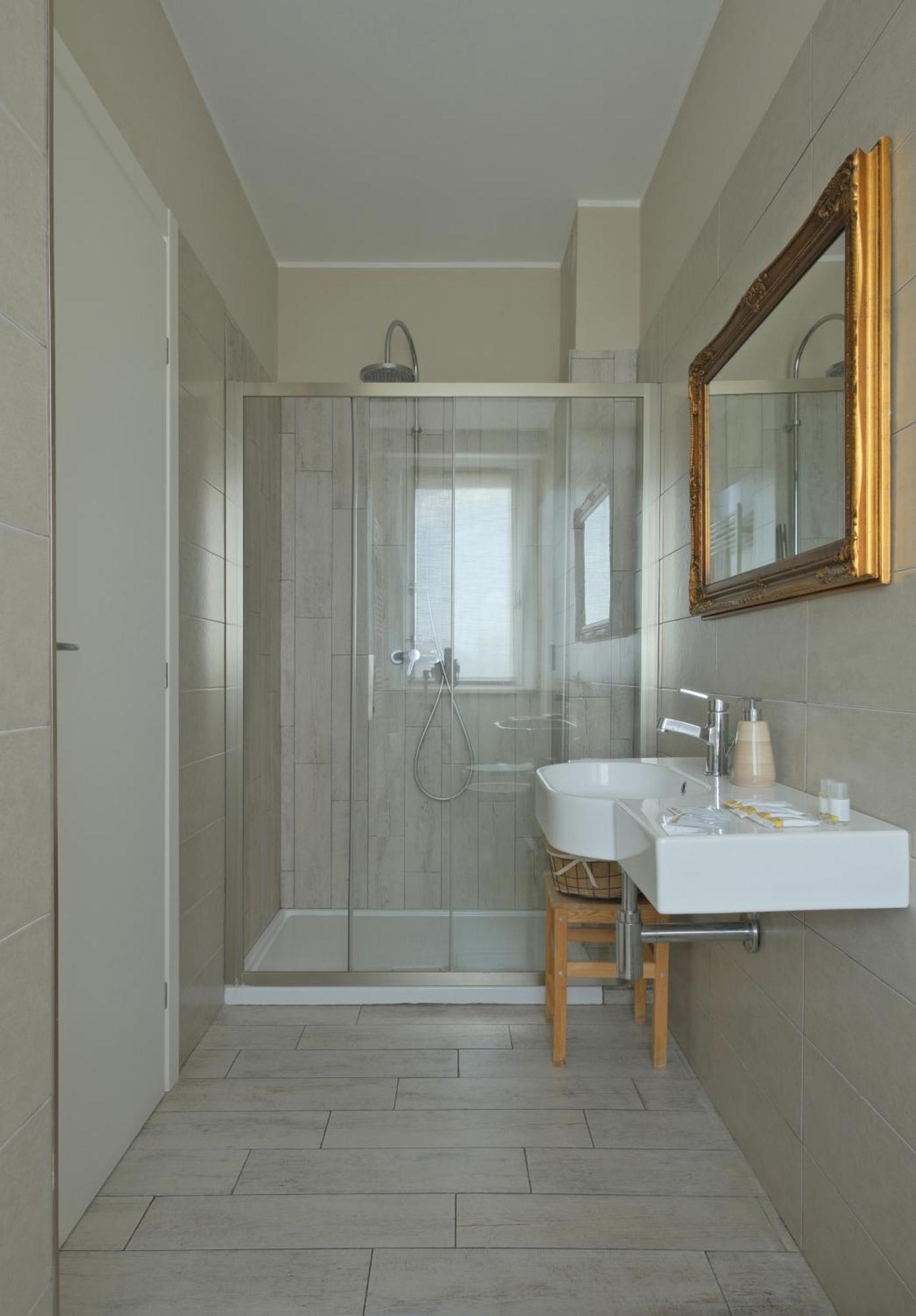 Alla Scaletta - Stanze Con Bagno Privato E Wifi A Pochi Passi Dal Duomo Mirandola Εξωτερικό φωτογραφία